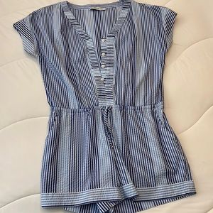 Vineyard Vines Seersucker Romper Size Small